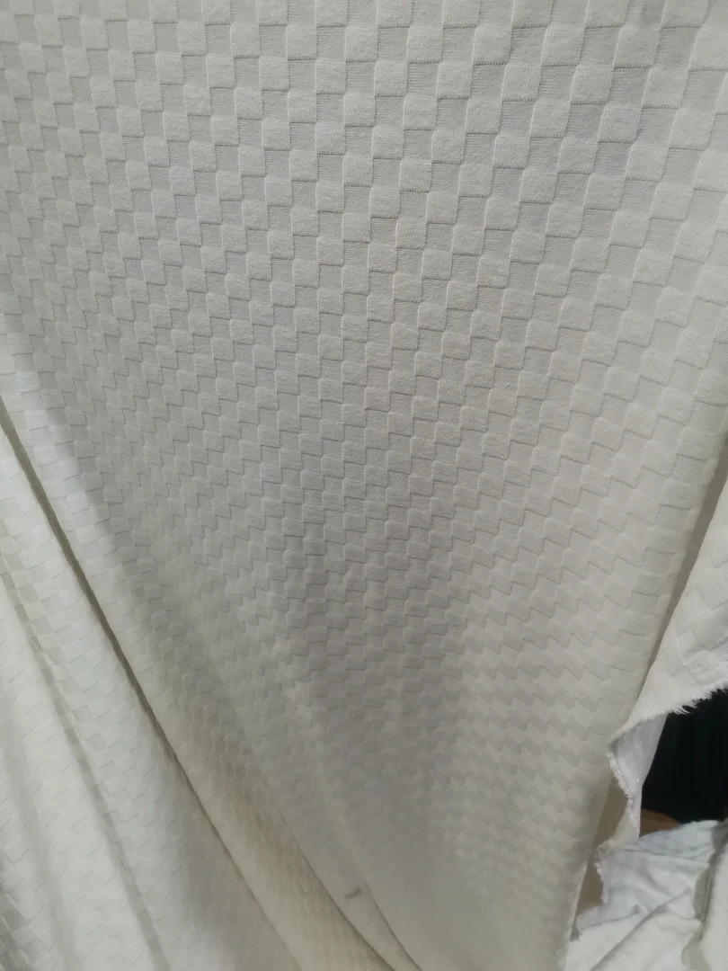 白色羊绒格子1.5米面料