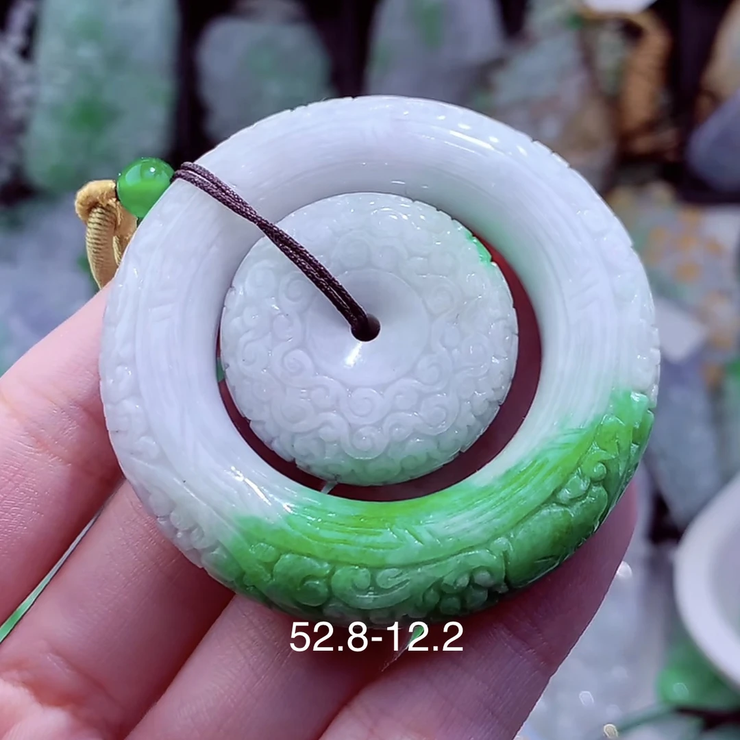 天然A货翡翠白底青子母扣吊坠