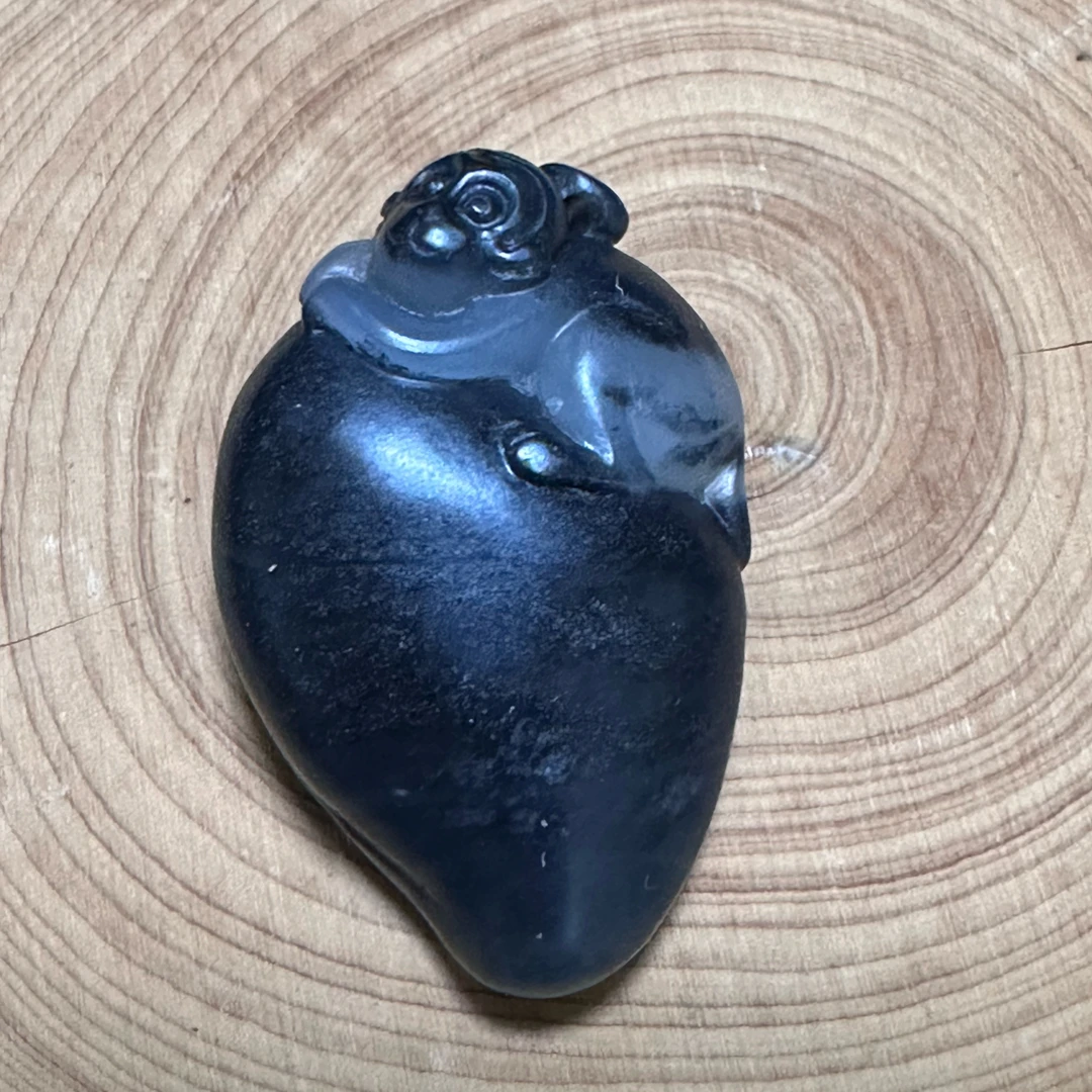 和田玉（青花）灵猴献寿挂件