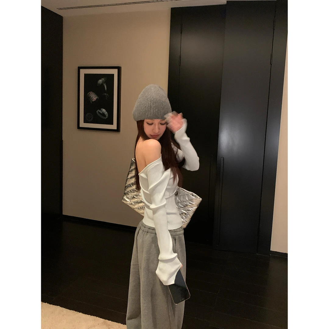 【青苍5折】【courreg*s家】娇软陷阱 一字肩针织毛衫简约上衣女秋