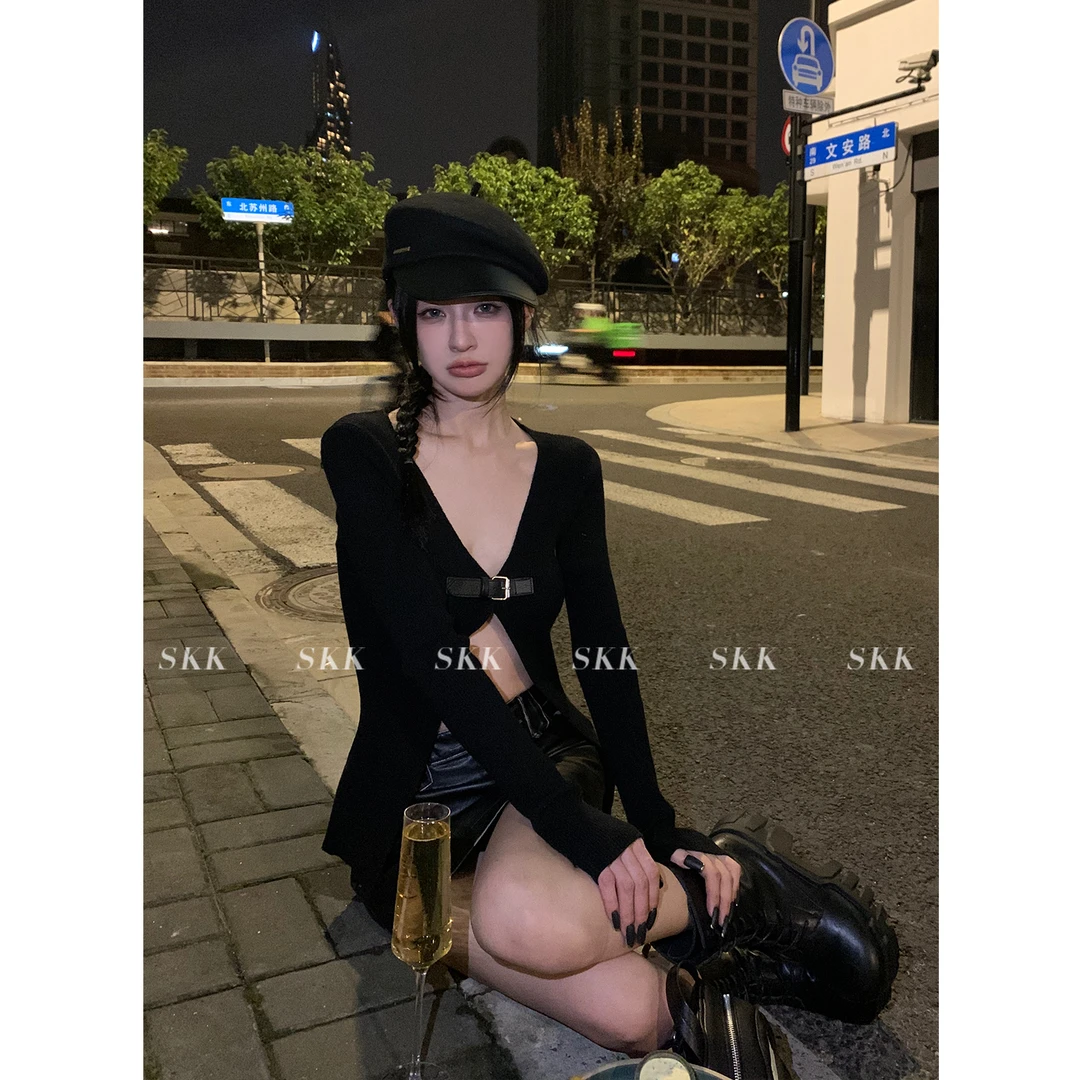 Skk Store 欲欲捕手 辣妹外搭修身显瘦V领针织衫上衣秋季女