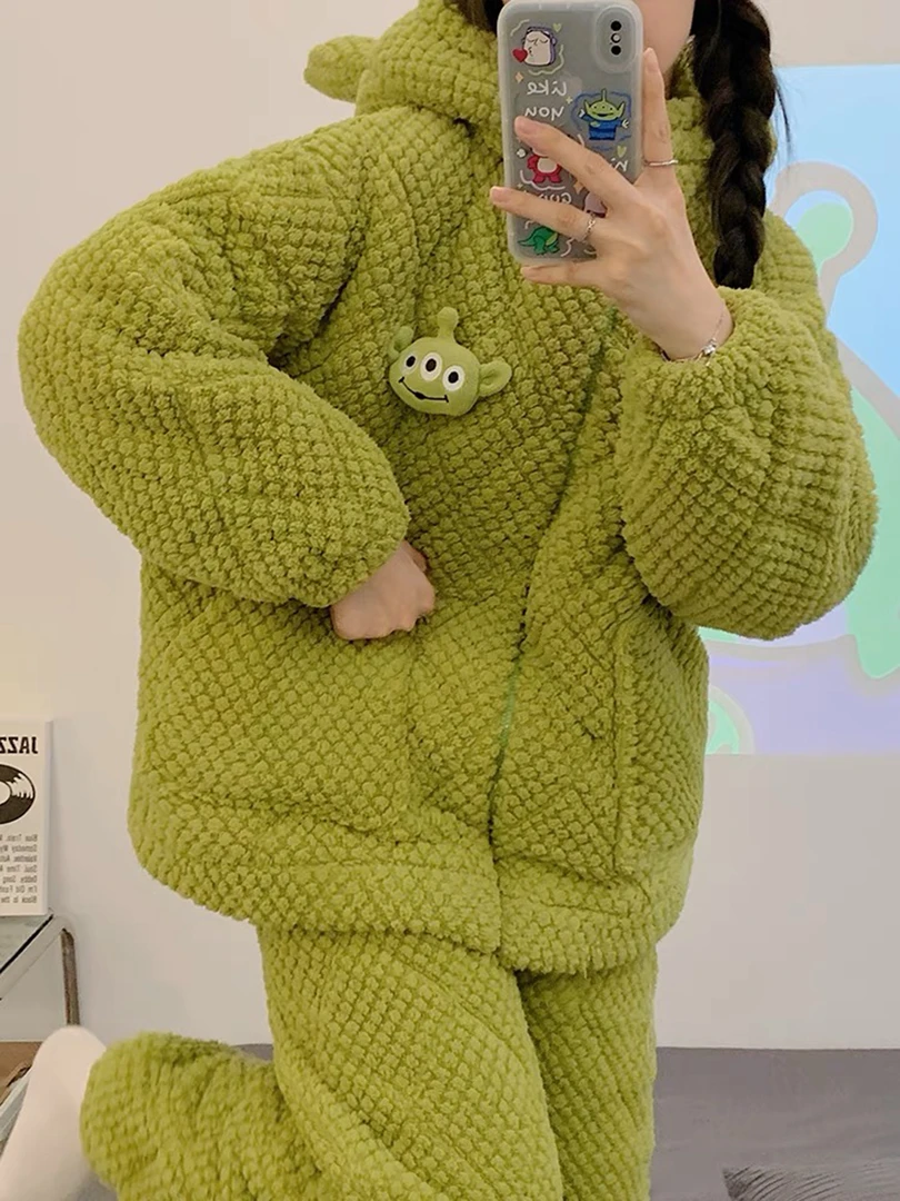 睡衣女冬季加绒加厚珊瑚绒三层夹棉厚实保暖卡通可爱少女家居服