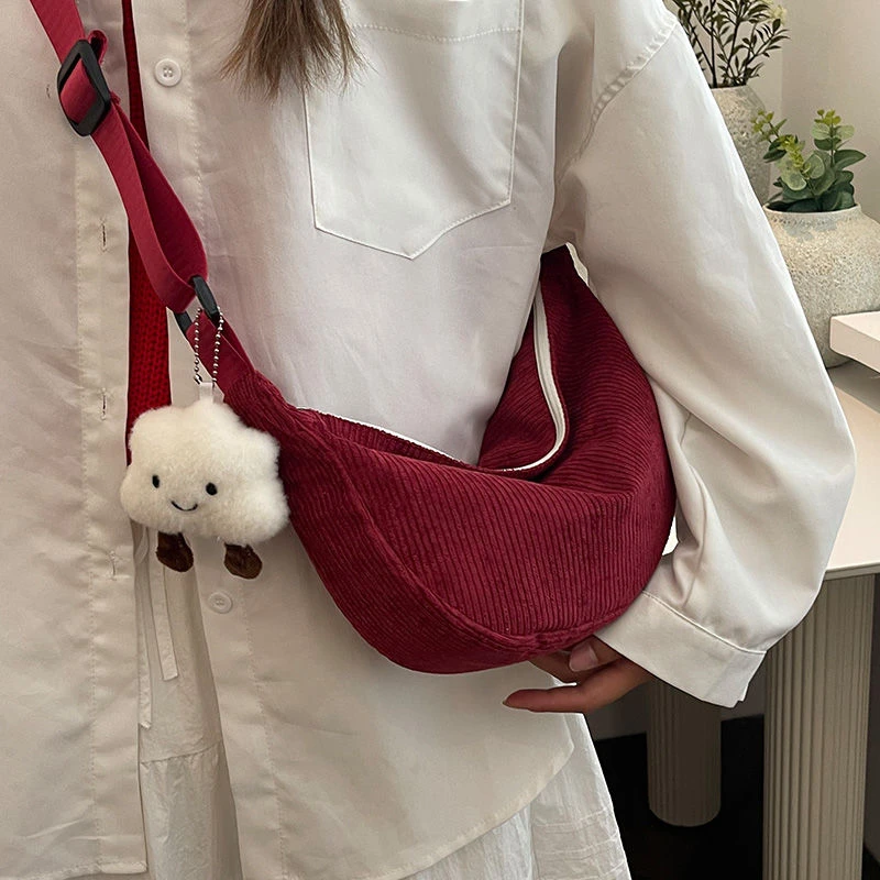 韩版ins灯芯绒百搭饺子包女文艺休闲斜挎包2024新款潮学生单肩包