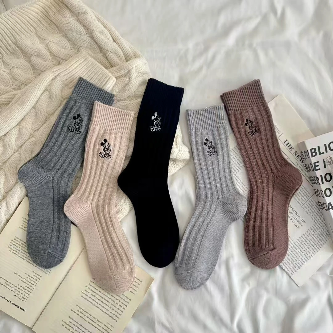 2025新款冬季加厚羊毛刺绣保暖中高筒棉袜百搭简约韩版轻奢堆堆袜