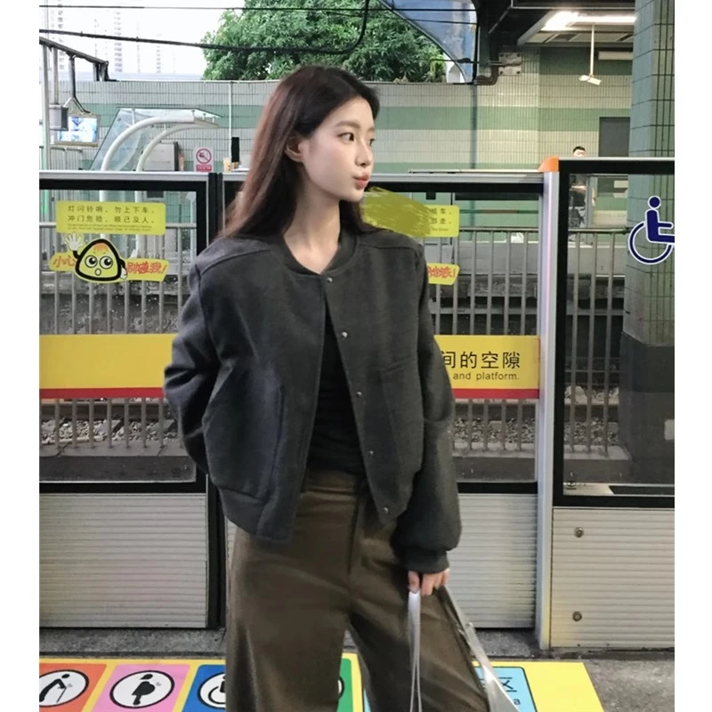 美式复古灰色短款棒球服外套女春秋款设计感小众宽松休闲夹克上衣