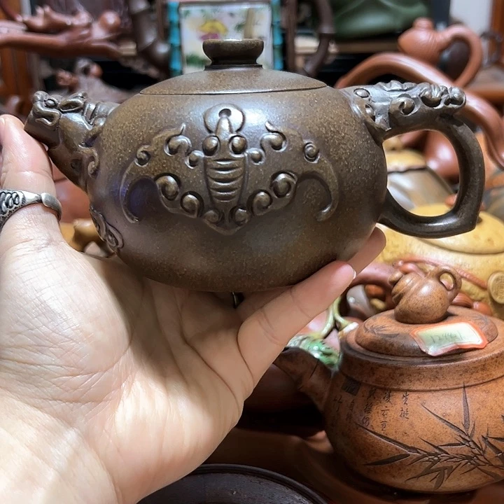 紫砂壶收藏起来了！