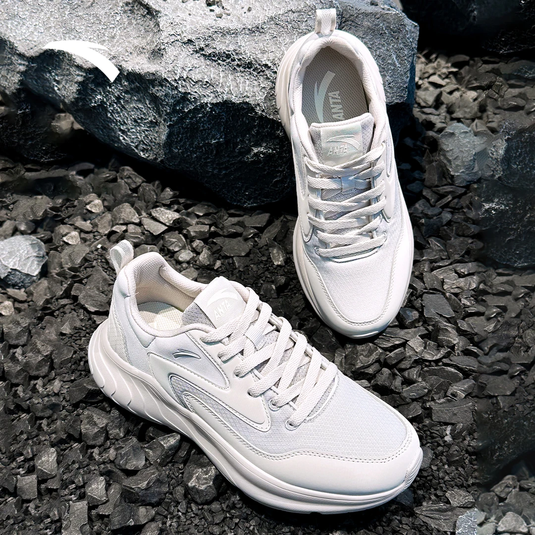 安踏城峦革面男子秋冬运动鞋黑色时尚休闲轻便百搭厚底老爹鞋