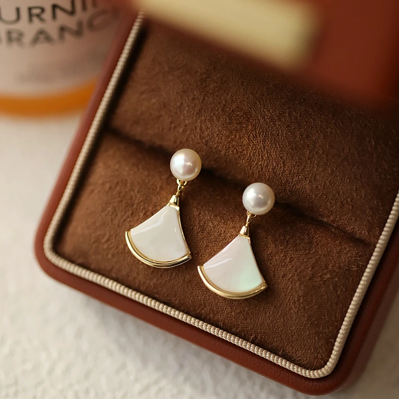 铜合金耳饰 贝壳小裙子耳环女S925银针耳钉轻奢小众气质国风耳坠