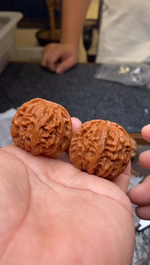 【闪购商品】桃核把件b53号39尺苹果园
