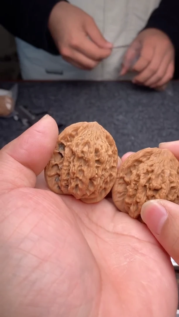 【闪购商品】桃核把件b364号44尺虎头