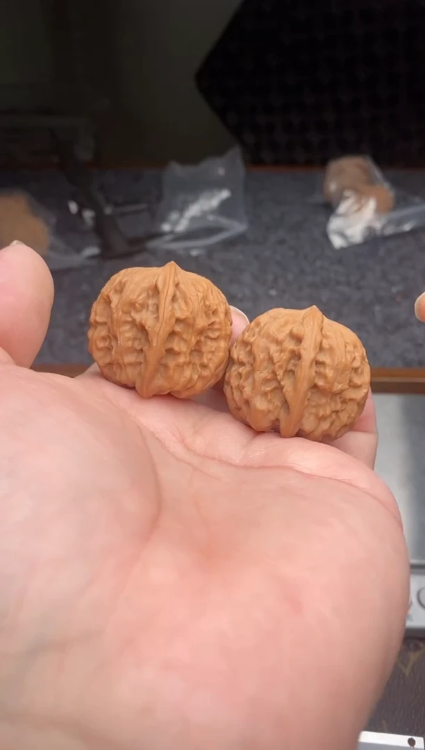 【闪购商品】桃核把件b319号34尺野狼