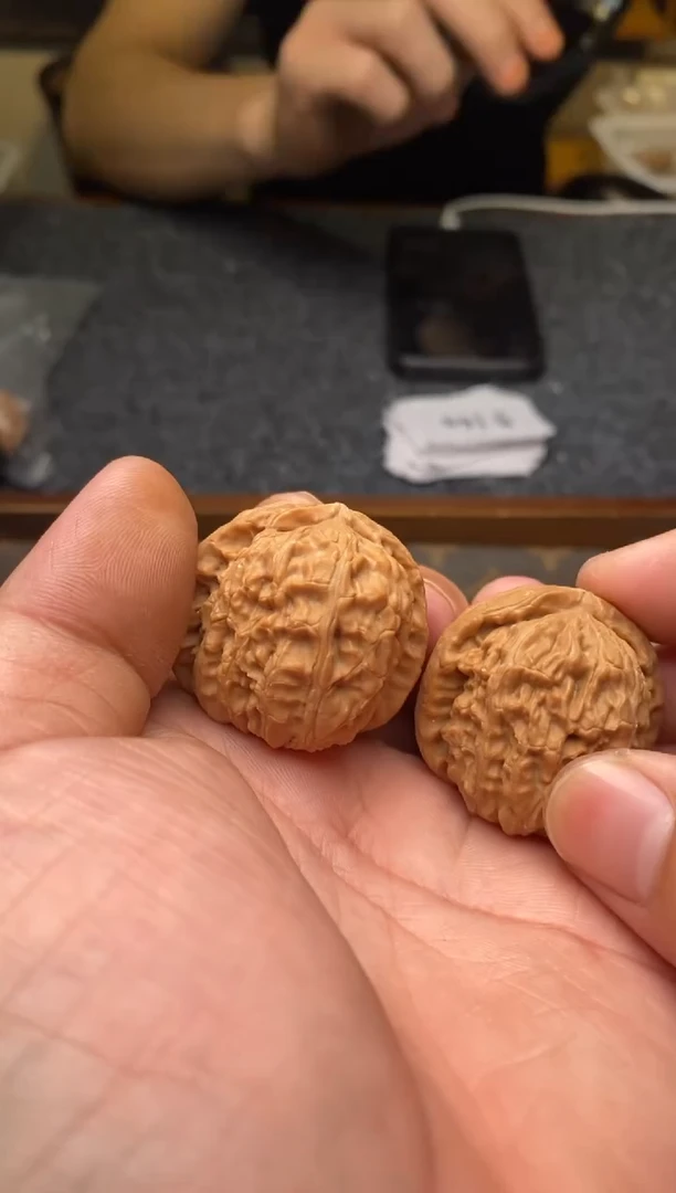 【闪购商品】桃核把件B160号36尺白狮子