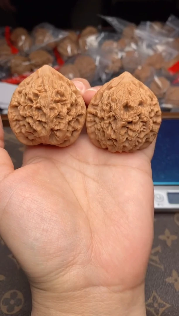 【闪购商品】桃核把件w103号45尺水龙纹