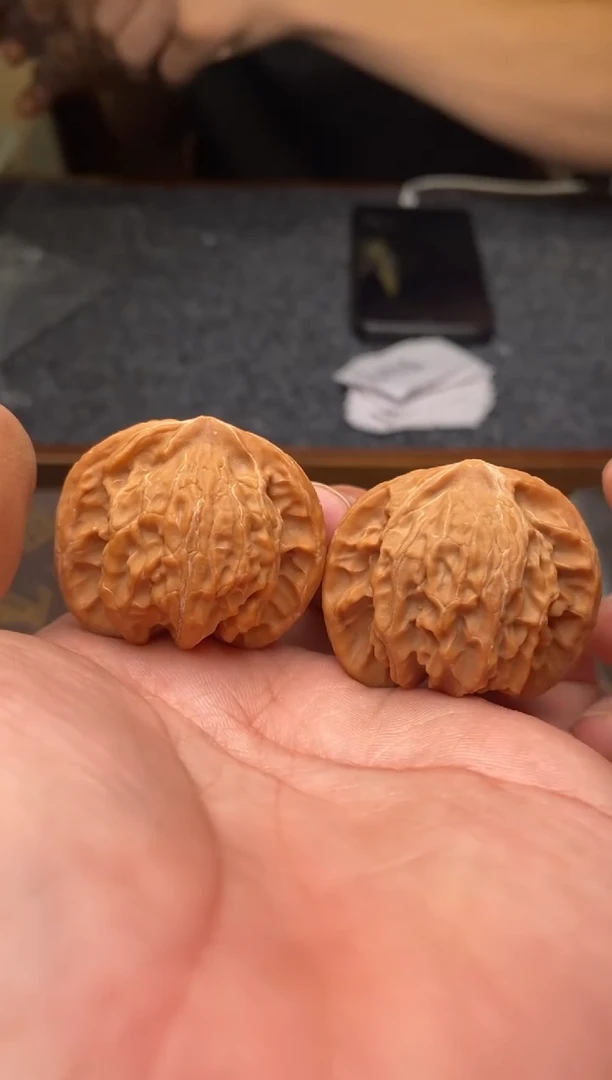 【闪购商品】桃核把件B163号38尺盘山