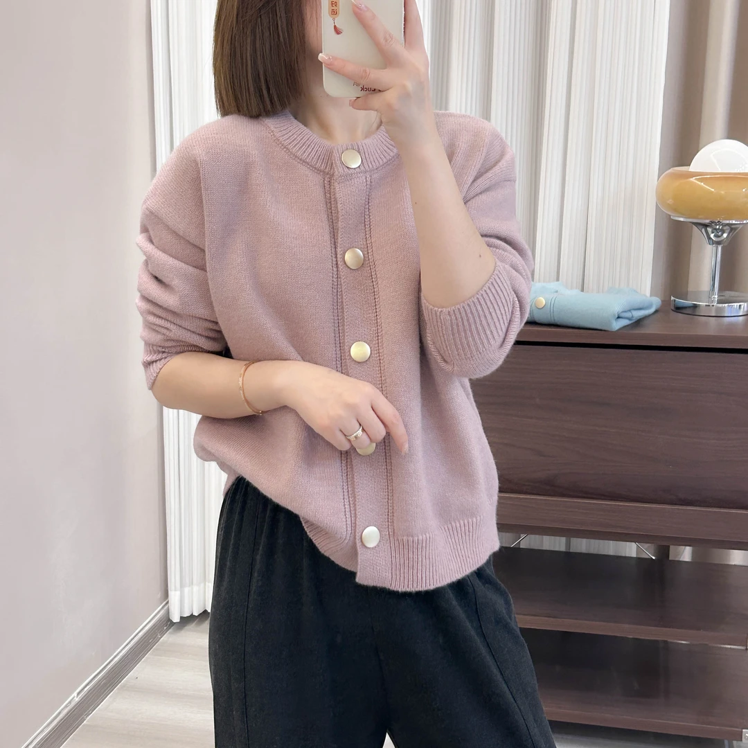 纯色铜扣圆领基础针织开衫秋冬季新款上衣宽松韩版加厚毛衣外套女