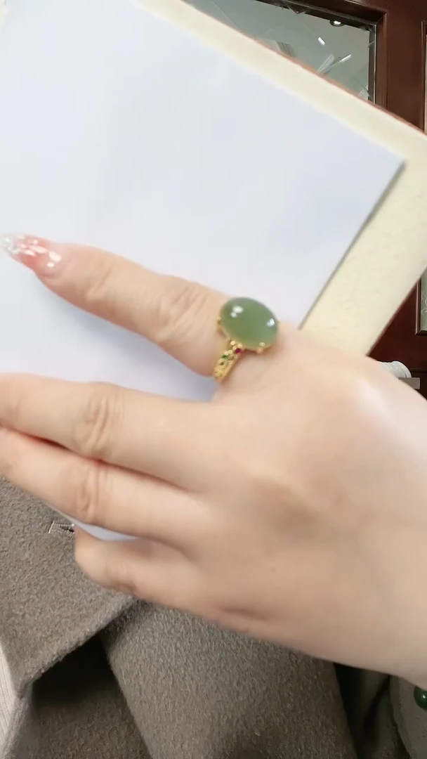 【闪购商品】和田玉湖水绿合金蛋面戒指