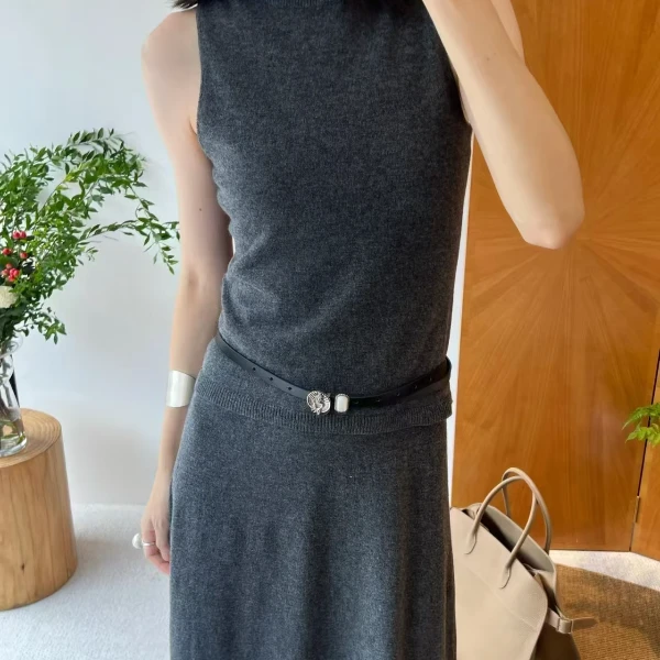 VIKTORIACHAN设计师品牌 24秋冬 波浪领无袖上衣