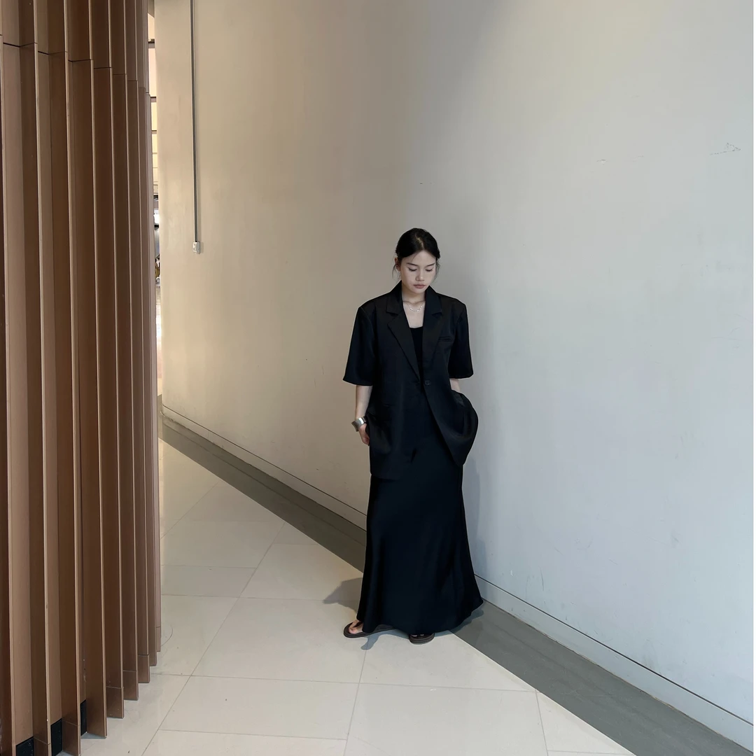 【蕾蕾家】夏季醋酸冰丝超轻薄西装女薄款黑色设计款休闲宽松西装