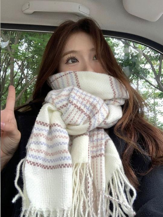 显白2024新款围巾女秋冬季韩版百搭高级格子披肩情侣围脖男保暖