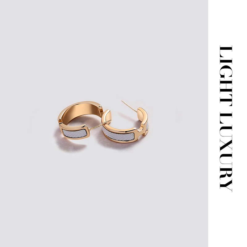 铜合金耳饰 311 字母H耳钉 白色 耳环女