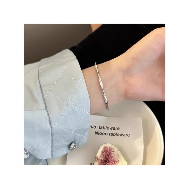 足银银制品 足银999.9细款莫比乌斯满天星手环百搭精美质感（603）