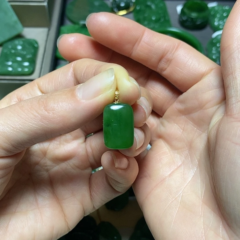 【闪购商品】和田玉（碧玉）吊坠18K金镶嵌