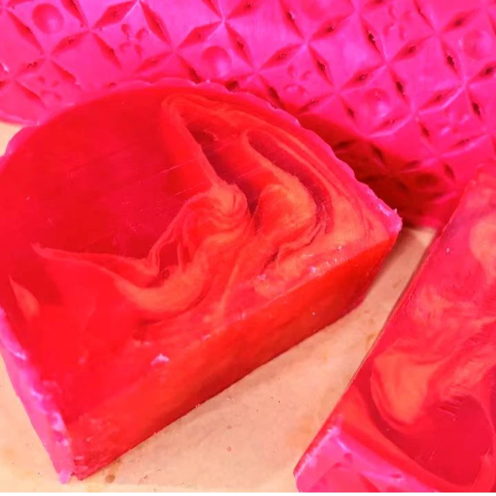 拉脱维亚火焰玫瑰半圆裱花精油皂