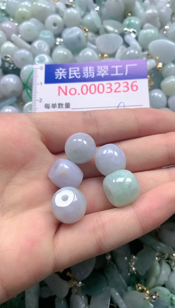 【闪购商品】翡翠吊坠(不含链)未镶嵌3236