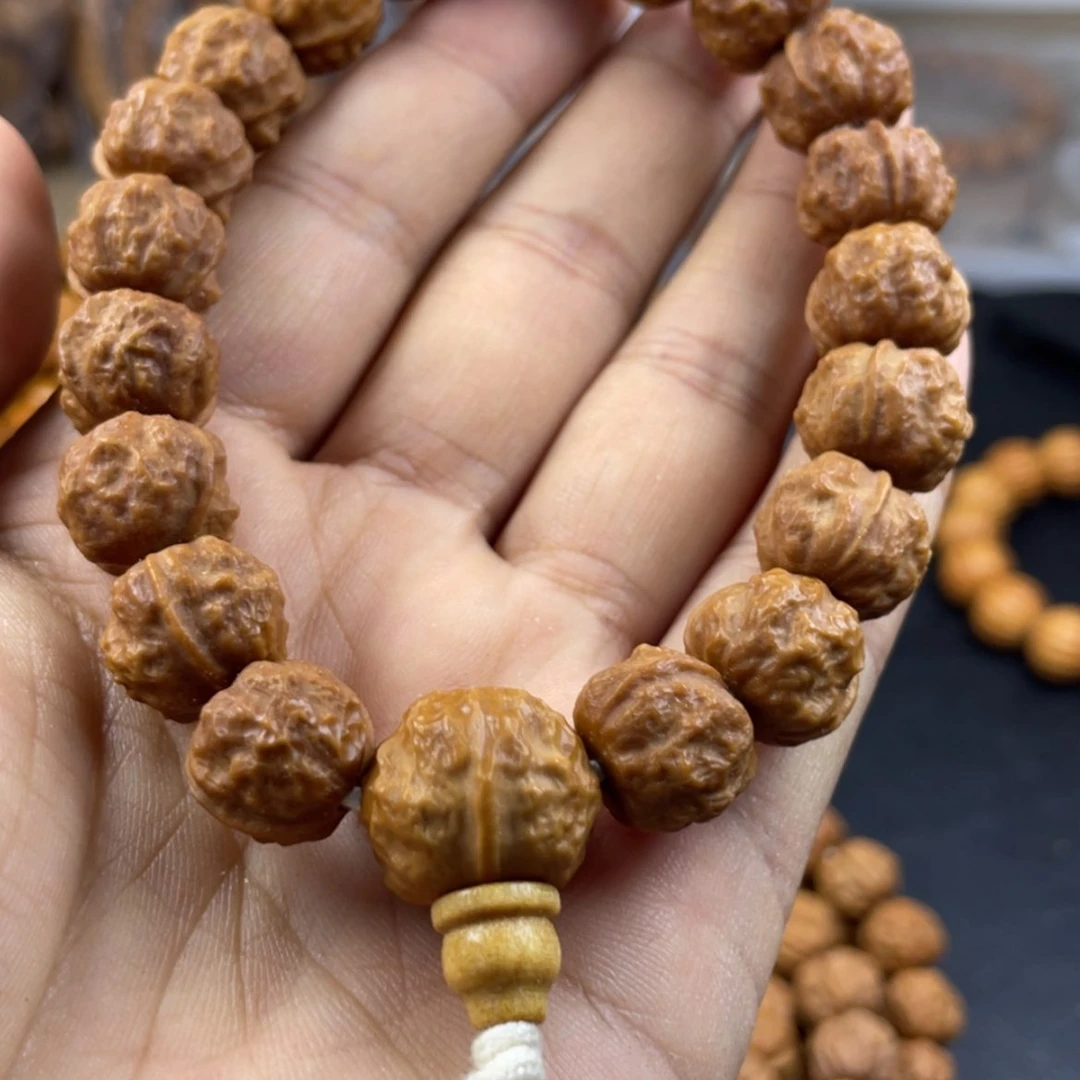 【闪购商品】猴头核桃吊坠嗯、没事