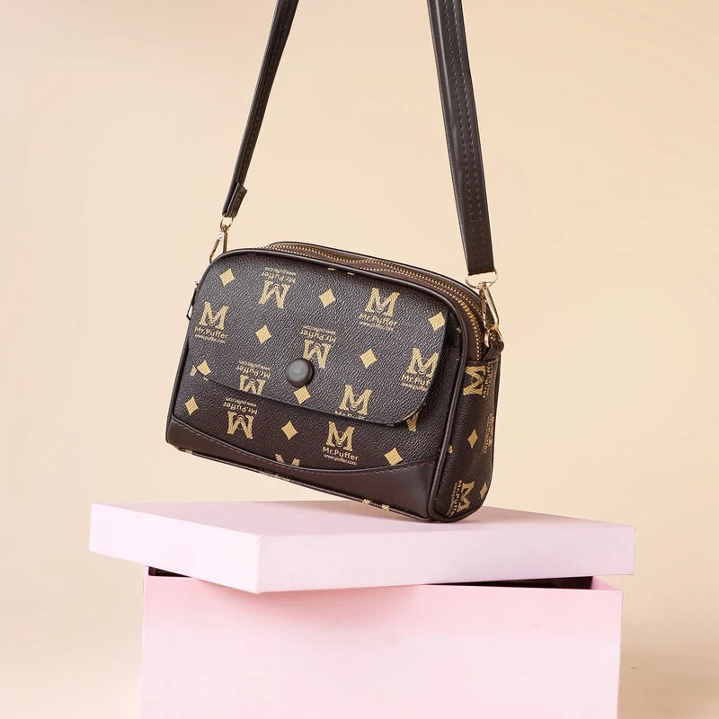 新款网红印花斜挎包贝壳包时尚精致中年女士包小众妈妈单肩包7303