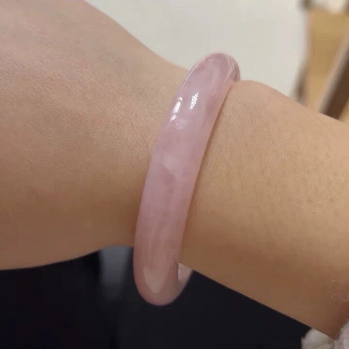 粉晶饰品女款镯粉水晶手镯马达加斯加天然冰透手环少女芙蓉石