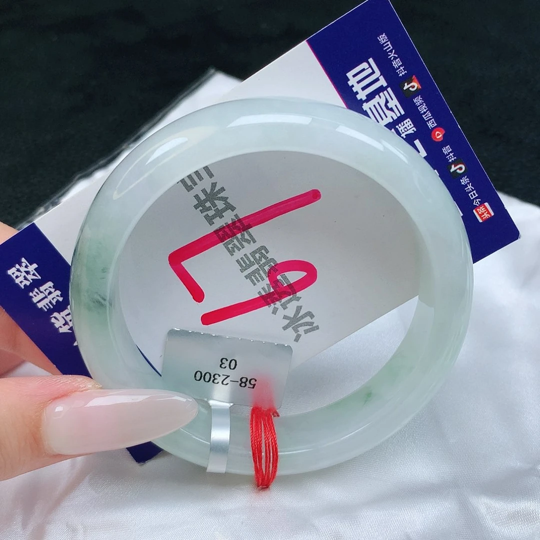翡翠手镯未镶嵌缅甸天然a货翡翠手镯