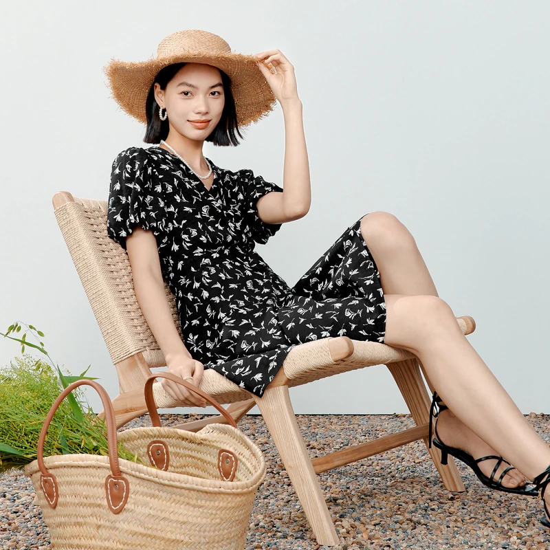 伊芙丽V领围裹式收腰显瘦碎花连衣裙女2025早春新款碎花裙