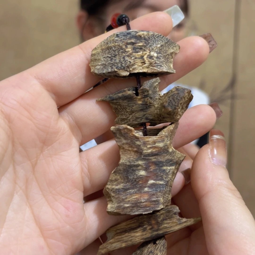 【闪购商品】沉香吊坠5号多样性发一条