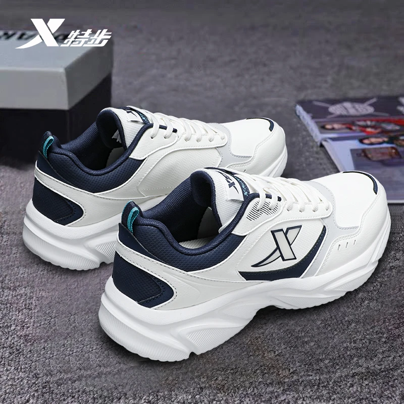 特步男鞋官方正品男士跑步鞋皮面休闲鞋子白色百搭软底男式运动鞋