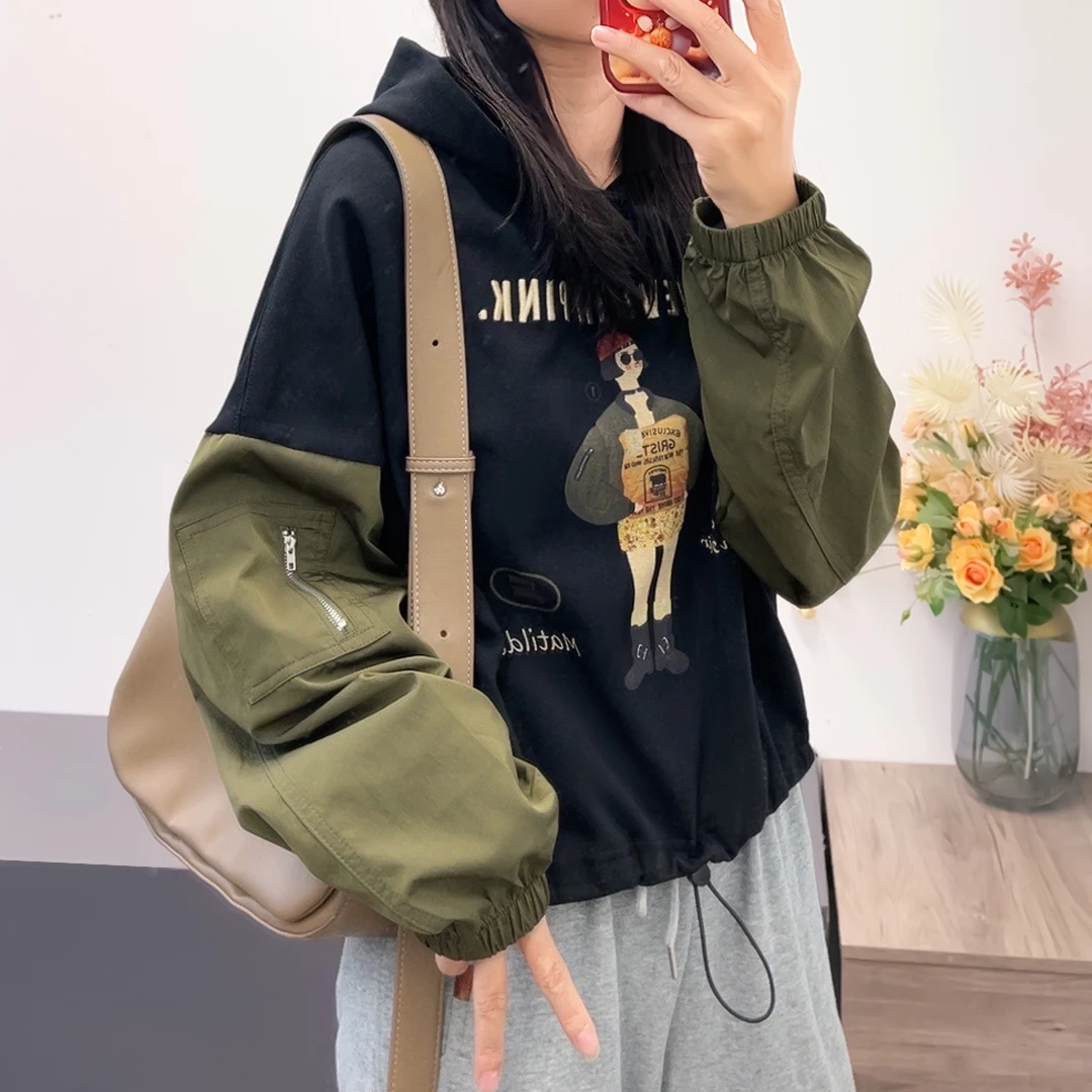 【丽可儿】韩版休闲字母卡通拼接袖子连帽卫衣女秋季款 DY3033