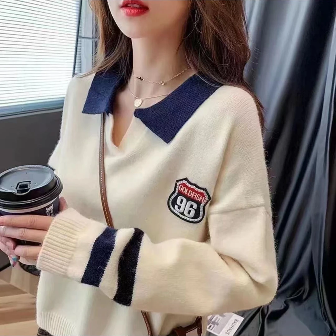 118秋季新款翻领带标学院风撞色针织衫