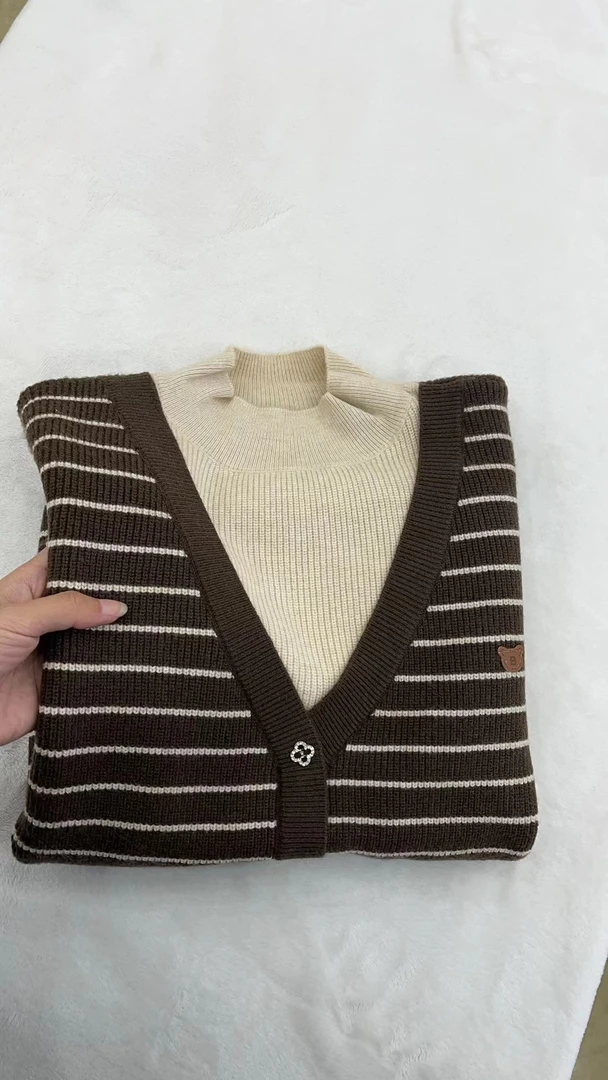 089秋款半高领拼色假两件针织长袖