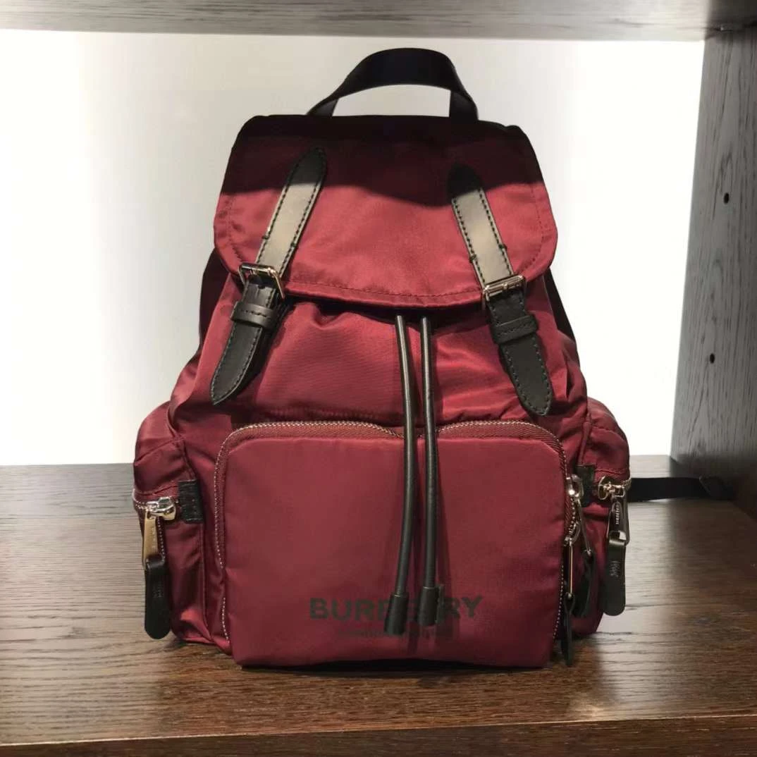 Burberry博柏利男女同款酒红色徽标翻盖抽绳背包双肩包 8021262