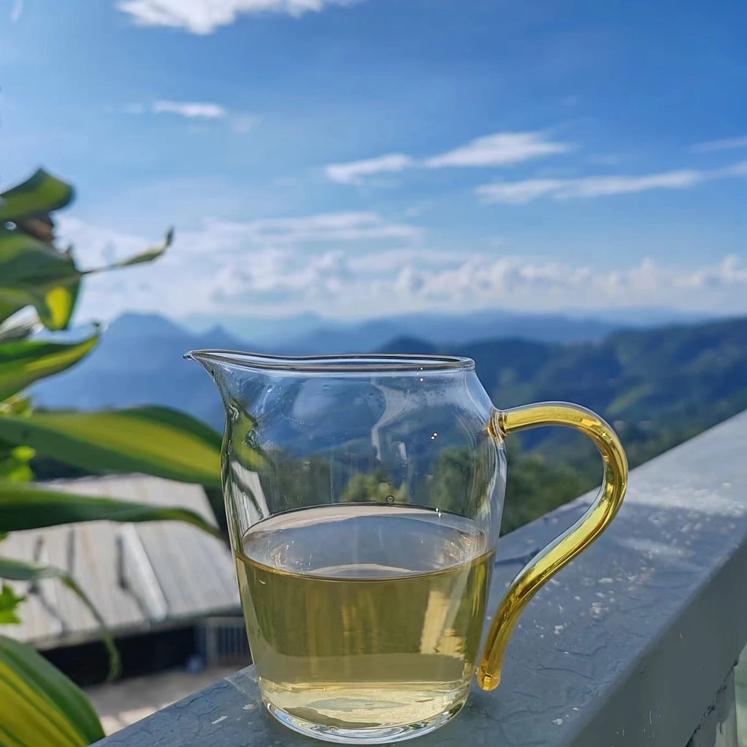JINGHE/兢和云南.古六大茶山2013年和韵天香头春头采普洱茶
