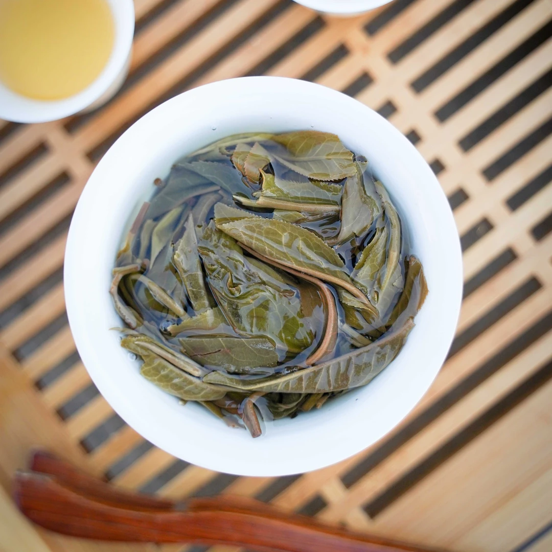 JINGHE/兢和2022大漆树白猴山头春头采普洱茶