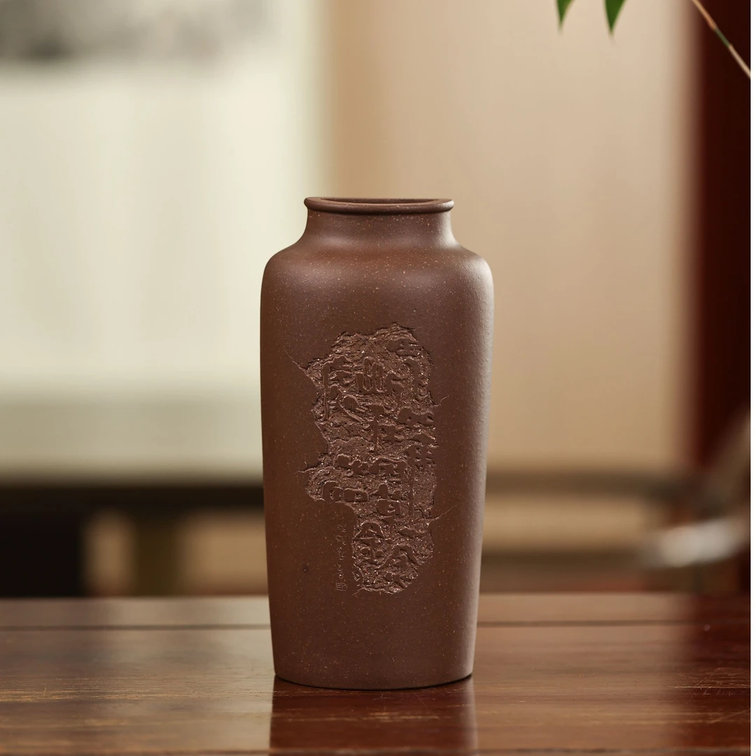 紫砂壁瓶 衣者褚超刻绘 紫砂装饰 摆件 创意十足