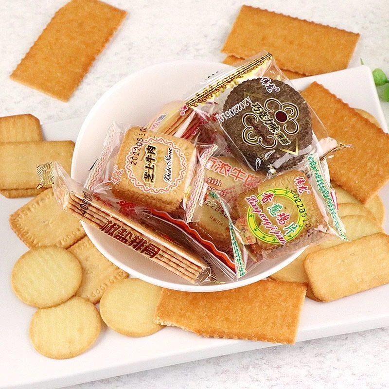伟龙饼干芝士牛肉椒盐排骨香葱鸡片巧克力味多种口味薄脆饼干零食