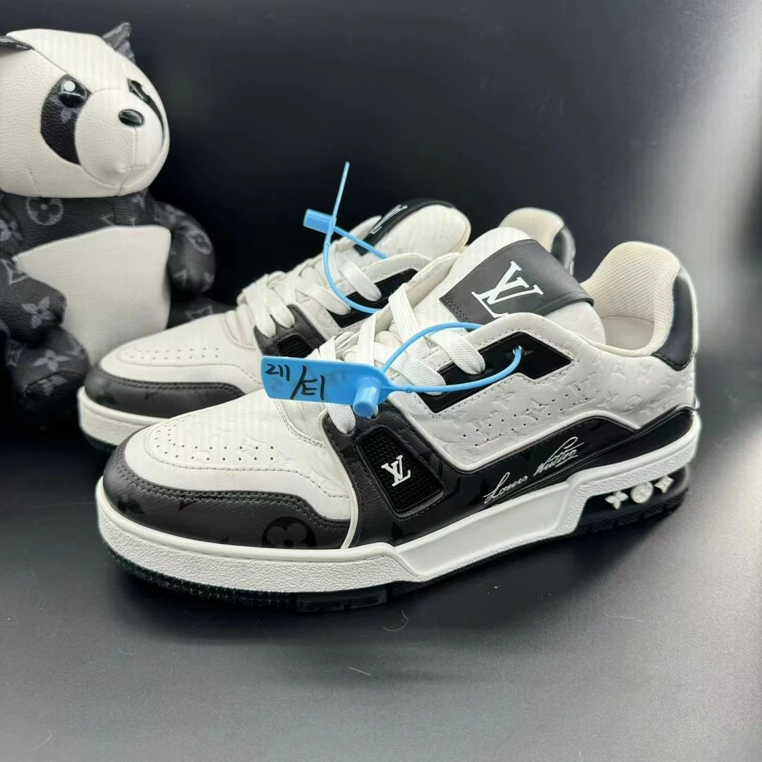 成色不同/Louis Vuitton/路易威登新款黑白浮雕吹那trainer/潮鞋/