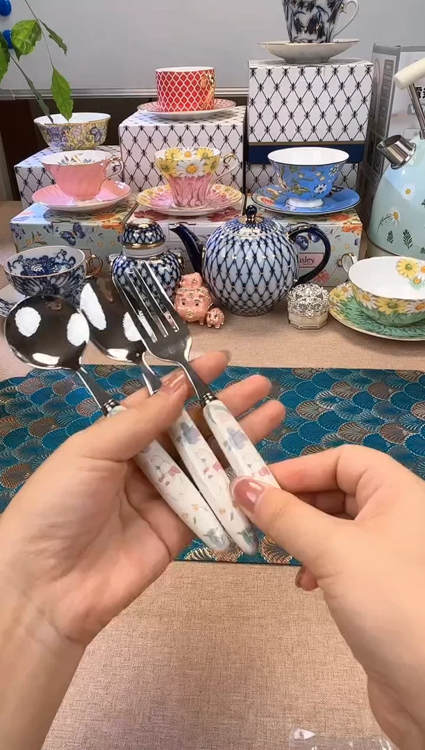 【闪购商品】瓷片175茉茉兔（郁金香）不锈钢3只装~