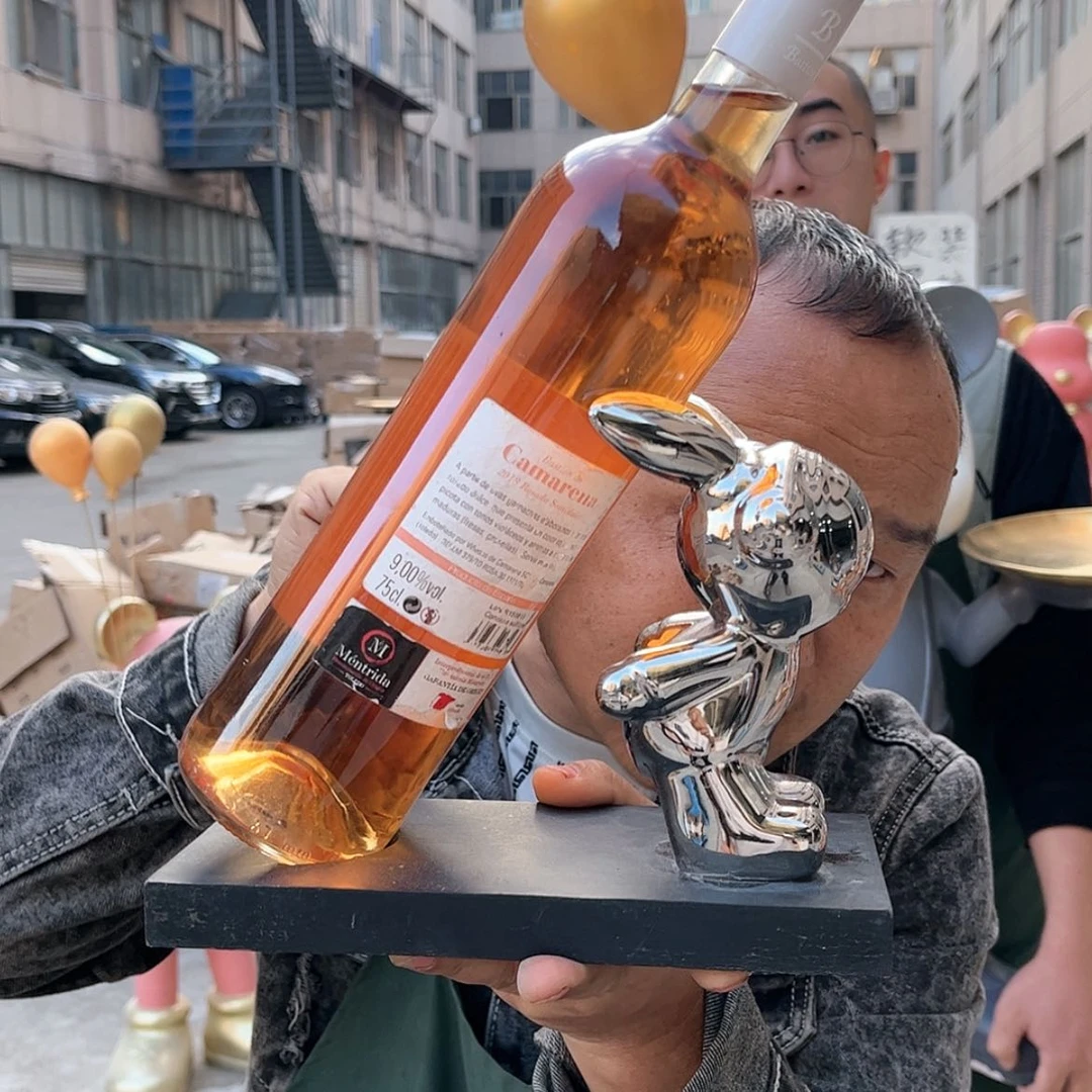 【闪购商品】树脂兔酒驾