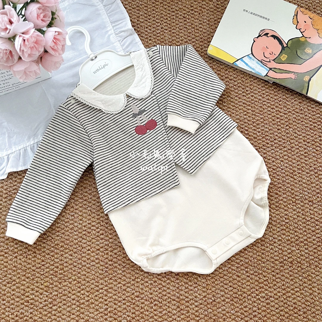 娃丽比2024秋款外出包屁 三角哈衣