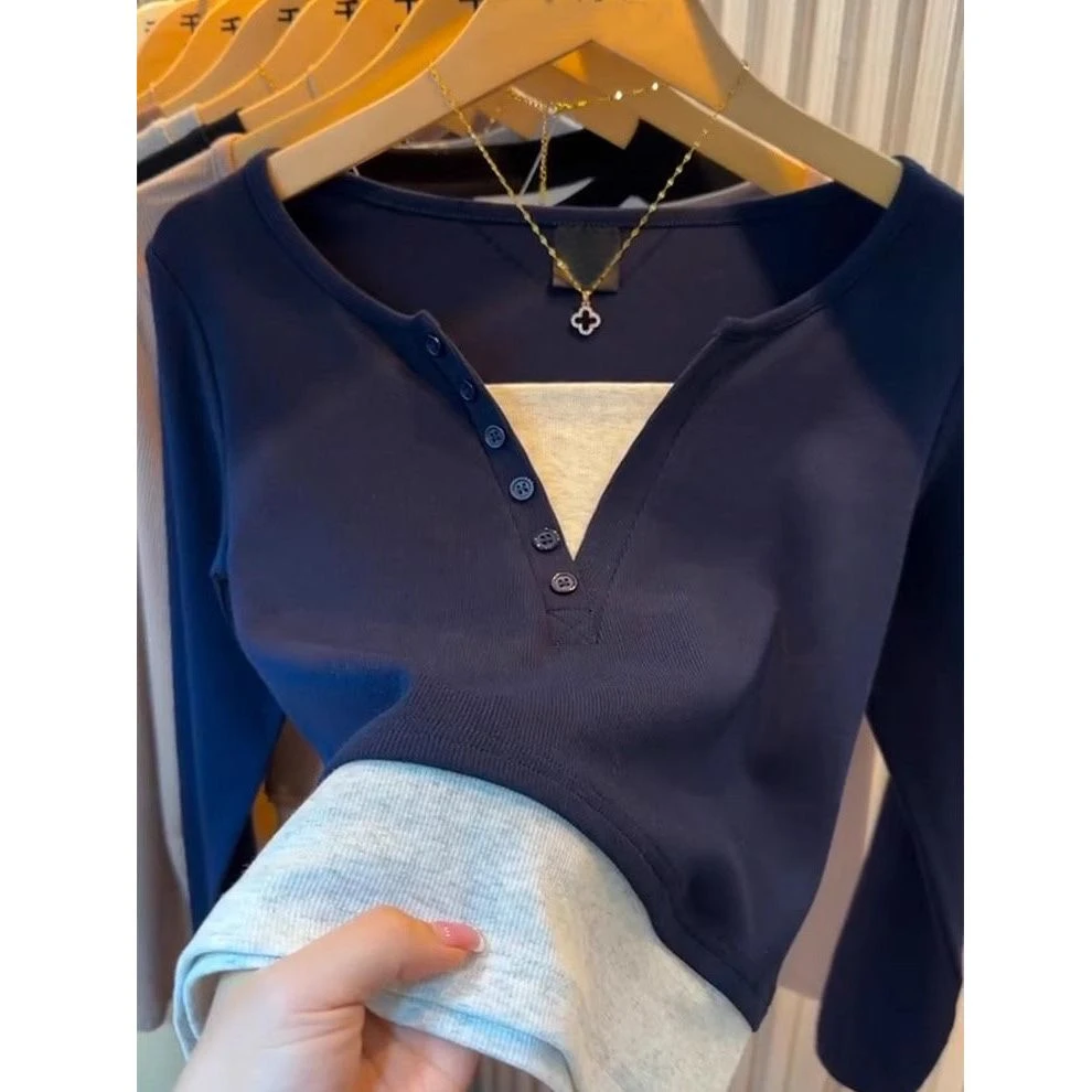 大码女装春秋季新款撞色拼接长袖t恤设计感小众辣妹假两件v领上衣