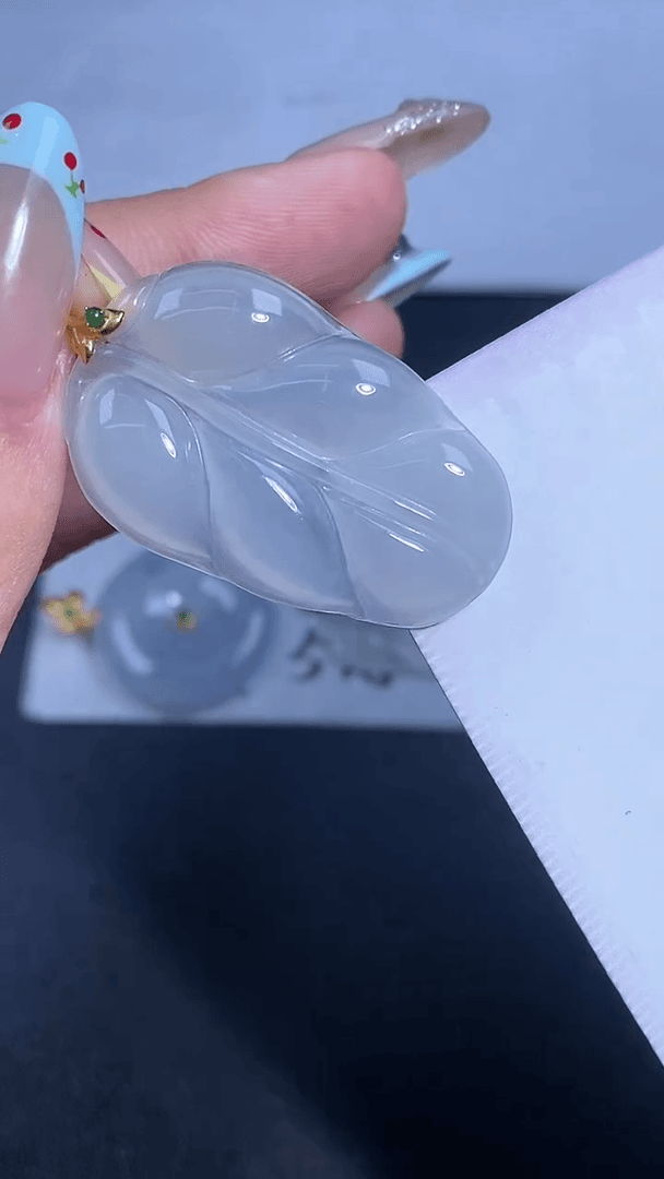 【闪购商品】翡翠颈饰18K金镶嵌天然翡翠A货吊坠赠皮绳