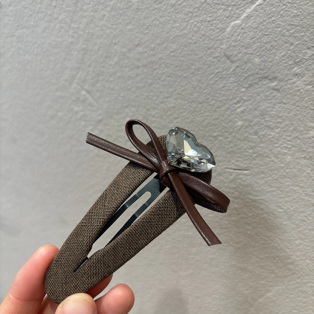 设计款蝴蝶结细闪爱心发夹Y511